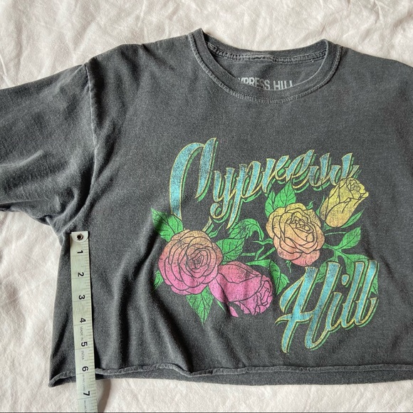 Crop Top distressed looking grey/roses S/M - Picture 5 of 5
